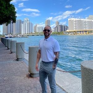 Meet your Posher, Christian